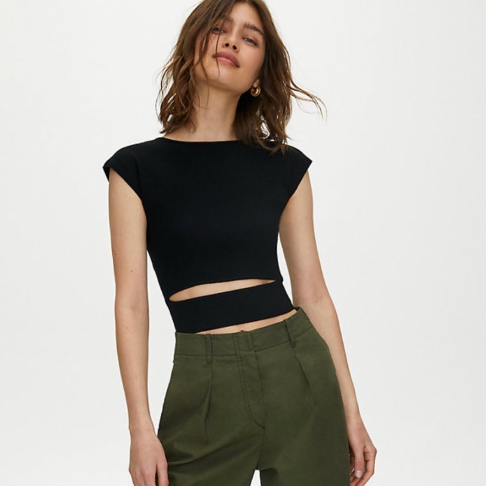 Aritzia • Wilfred Cut Out Ribbed Knit Shirt  ✨